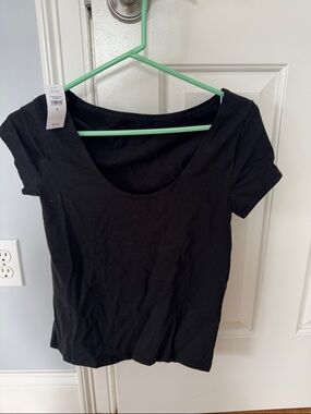GAP Black Scoop Neck Short Sleeve Tee